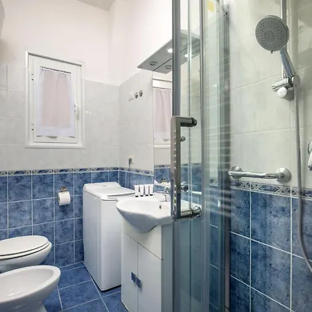 Sant'ambrogio 7 Tatil Evi *