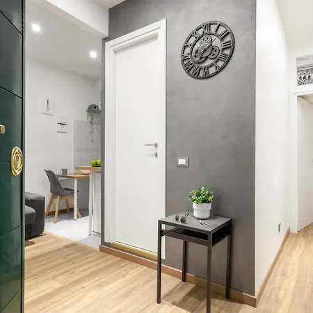 펜션 Sant'ambrogio 7 *