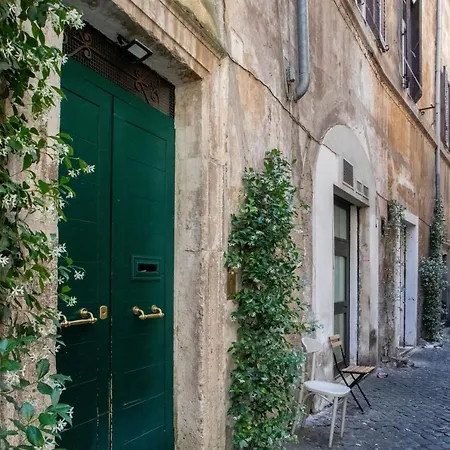 Sant'ambrogio 7 Holiday home *